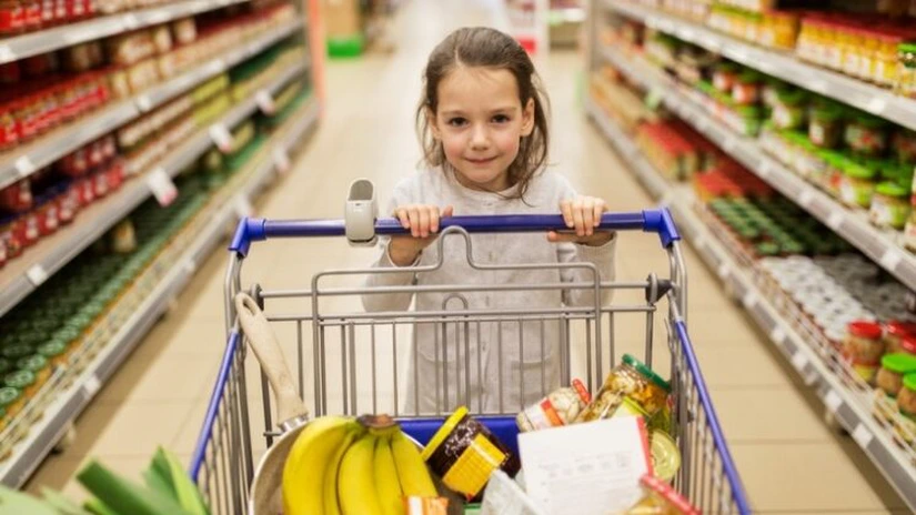 INS: Volumul cifrei de afaceri din comerţul cu amănuntul, în urcare cu 12,5% în primele două luni