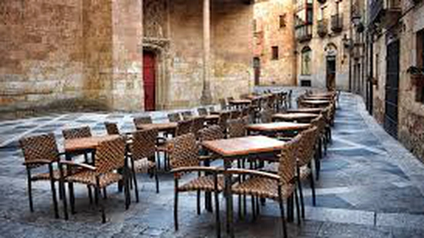 Ministrul Sănătăţii spune că ar putea fi reintroduse anumite restricţii pentru funcţionarea teraselor