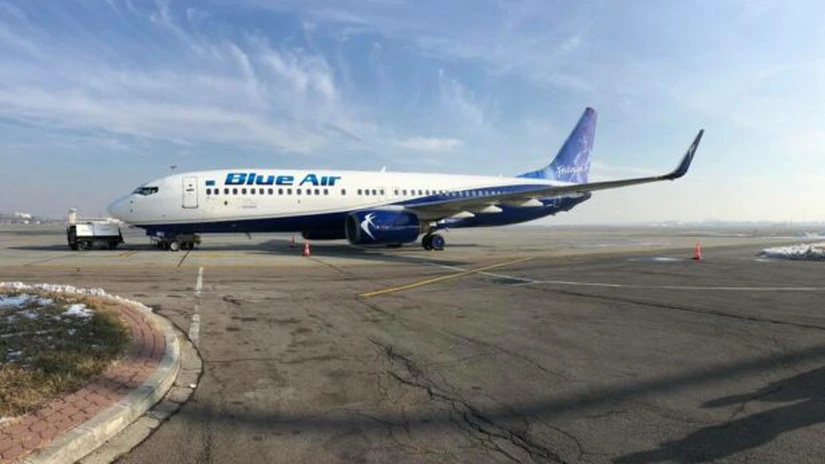 Cum finalizarea modernizării aeroportului din Bacău se amână, zborurile Blue Air din oraş se anulează, dar compania oferă mai multe variante