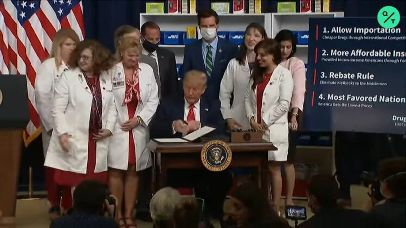 Donald Trump a semnat patru ordine executive destinate ieftinirii medicamentelor prescrise de pe piața americană
