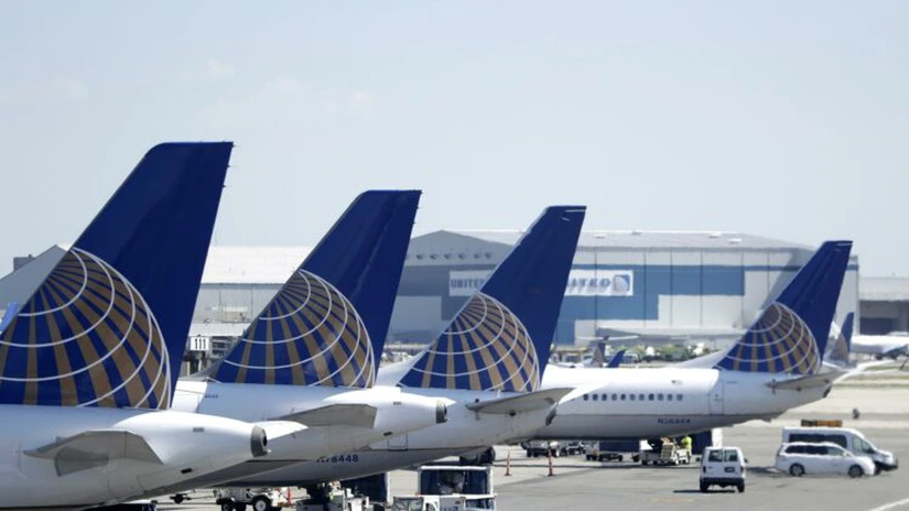 SUA - Compania United Airlines se pregăteşte să concedieze 593 de angajaţi nevaccinaţi