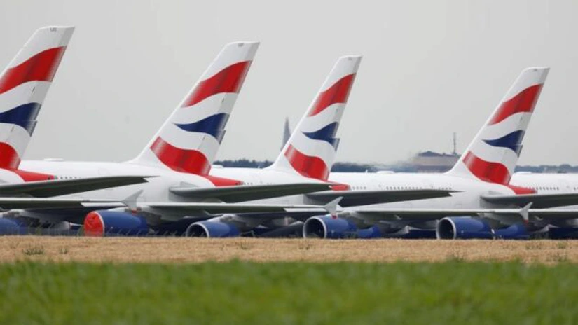 Numărul călătorilor companiilor de transport aerian a scăzut anul trecut cu două treimi față de 2019