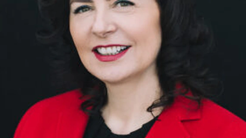 Curteanu, vice Unicredit: În viitor, vor câştiga băncile simple. Mixul între digital şi consiliere fizică va conta