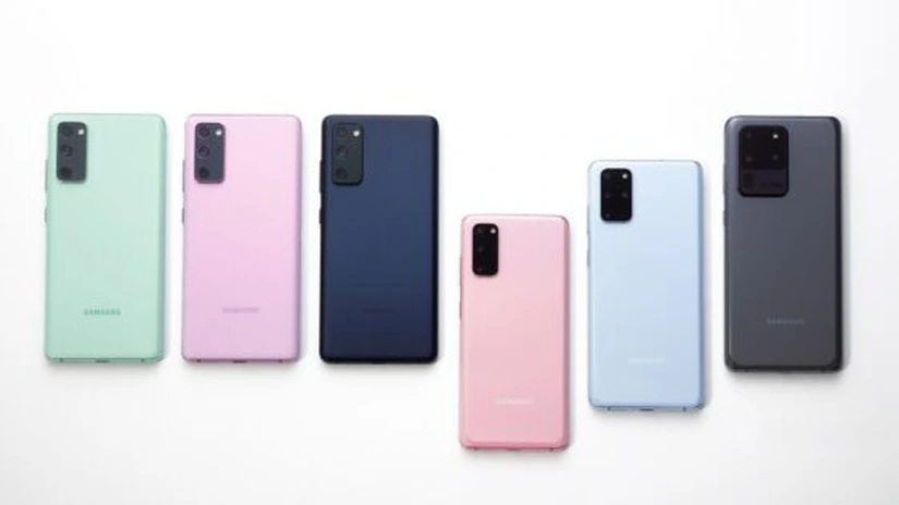 Samsung lansează Galaxy S20 FE