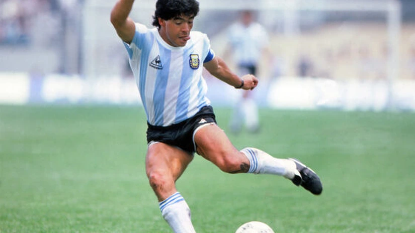 A murit Maradona