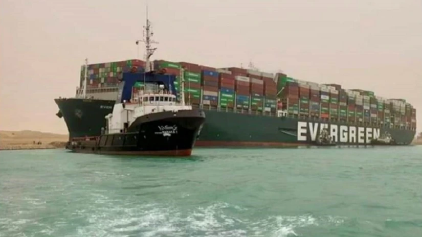 Autoritatea Canalului Suez a anunţat venituri record, în pofida blocajului provocat de nava Ever Given