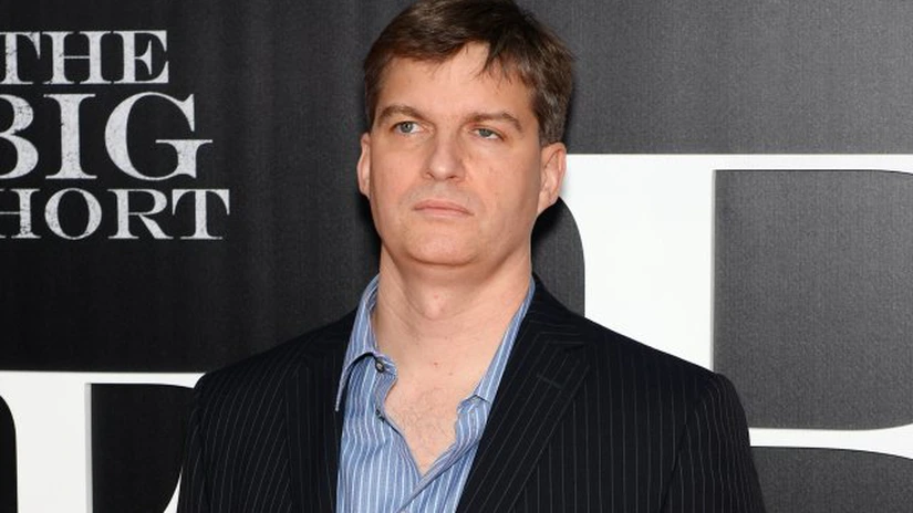 Celebrul investitor Michael Burry mizează pe spargerea bulei Tesla. XTB România îndeamnă la prudență