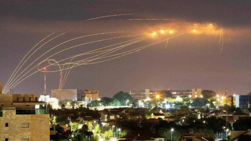 Circa 3.000 de rachete au fost lansate din Fâșia Gaza către Israel - armata israeliană
