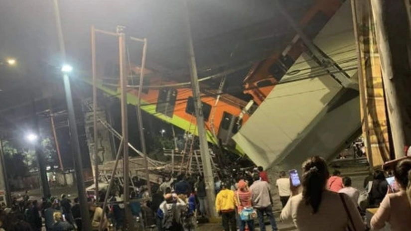 Accident cu 20 morţi în Mexico City - O linie de metrou suspendat s-a prăbușit, cu vagoane cu tot