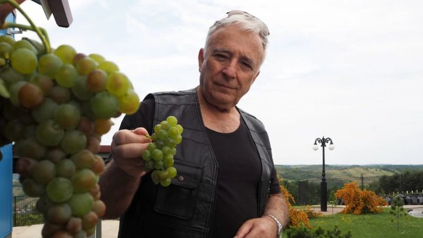 Afaceri de peste un milion de euro din vin pentru Mugur Isărescu în 2020