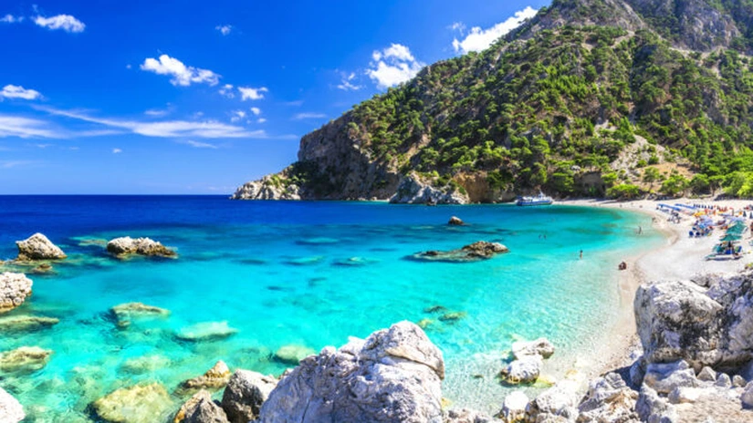 Grecia, cea mai căutată destinaţie în această vară. Cererile au depăşit volumul din 2019