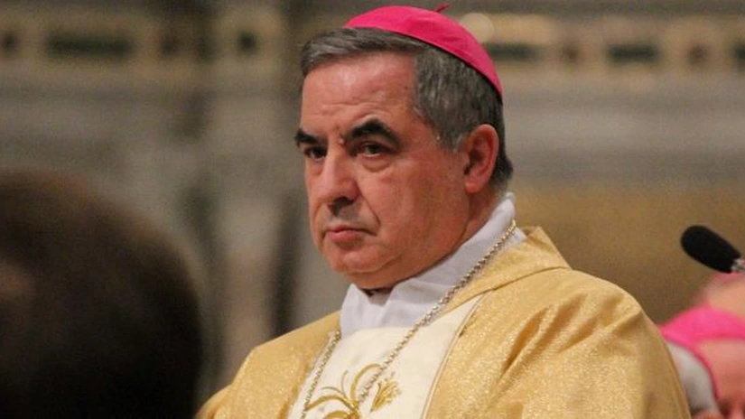 Influentul cardinal Angelo Becciu va fi judecat pentru infracțiuni economice