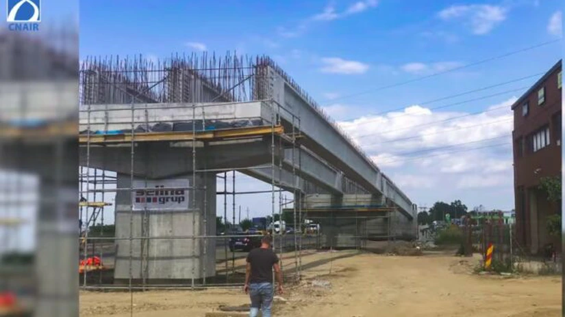 Centura București: Se lucrează la montarea grinzilor la Pasajul Berceni
