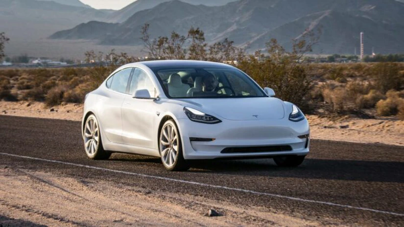 Cel mai vândut vehicul electric, Tesla Model 3, a urcat în iunie pe locul 2 în clasamentul general al pieței auto europene