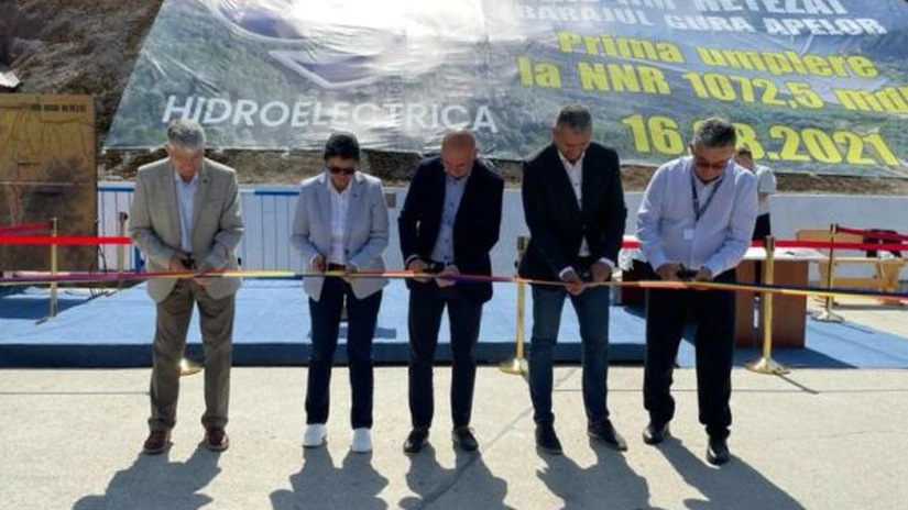 Hidroelectrica a finalizat procedura de umplere a Lacului Gura Apelor