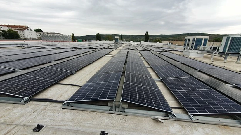 Axionet IoT, o companie locală, pune în acest an panouri fotovoltaice de 5 MWp pe magazinele Altex și face zone de încărcare pentru mașini electrice