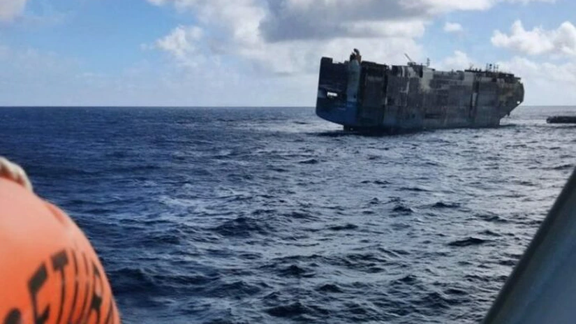 Un petrolier care transporta 750 de tone de motorină a naufragiat în apropierea coastei Tunisiei