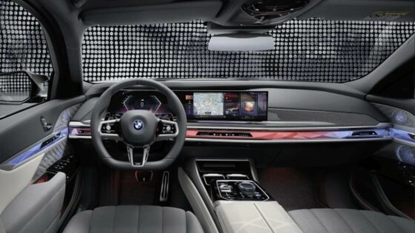 BMW gândește pasul următor în conducerea autonomă: mașinile se deplasează singure între punctele de asamblare din fabrică