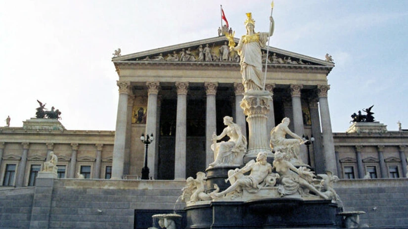 Austria pregăteşte o rectificare bugetară după ce deficitul a crescut din cauza războiului din Ucraina
