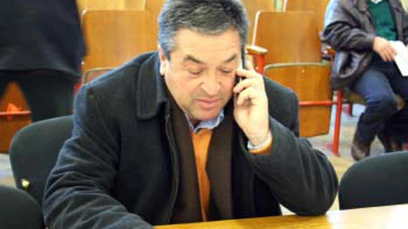 Un şef de la Hidroelectrica care şi-a construit un ponton pe lacul Vidraru, cu banii companiei, ar putea scăpa de acuzaţii prin prescrierea faptelor