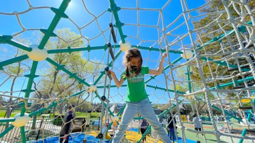 Nicuşor Dan: Un loc de joacă unic în Bucureşti va fi amenajat în parcul Regele Mihai I, cu o investiţie de 500.000 de lei