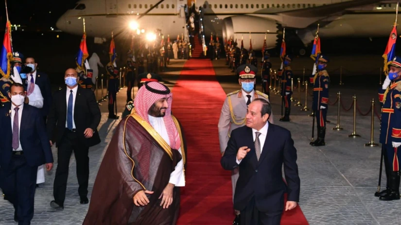 Companiile egiptene și saudite au semnat contracte de 7,3 miliarde de dolari cu prilejul vizitei prințului moștenitor Mohammed bin Salman la Cairo