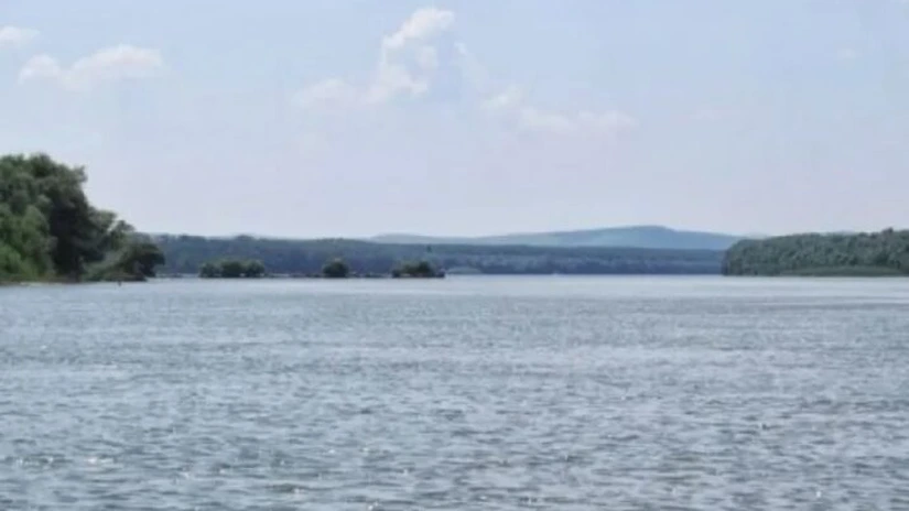 România a transmis Ucrainei că permite în mod excepțional tranzitarea canalelor Chilia şi Bâstroe de către nave cu cereale