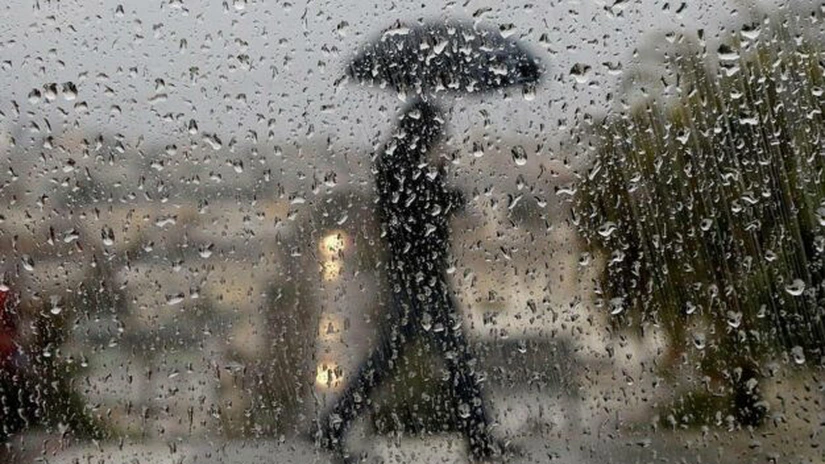 Revin ploile și furtunile în București și 25 de județe din țară