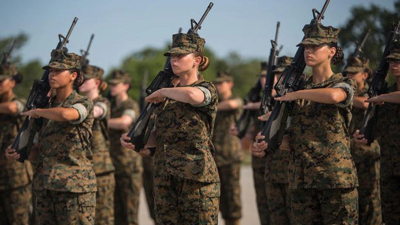 Letonia ar putea introduce serviciul militar obligatoriu şi pentru femei