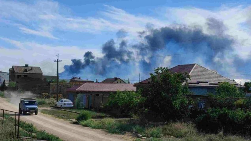 Explozii puternice au avut loc la o bază militară rusă din Crimeea. Moscova susține că au explodat niște muniții și că nu e vorba de un atac ucrainean