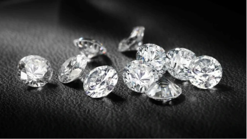 Diamantele rusești continuă să fie exportate în cantități mari pe piața mondială. Cei mai importanți cumpărători sunt companii din India și Belgia
