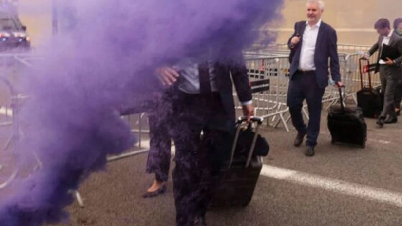 Deschiderea unui târg imobiliar din Barcelona a fost amânată ca urmare a protestelor la care au participat sute de activiști, nemulțumiți de scumpirea chiriilor