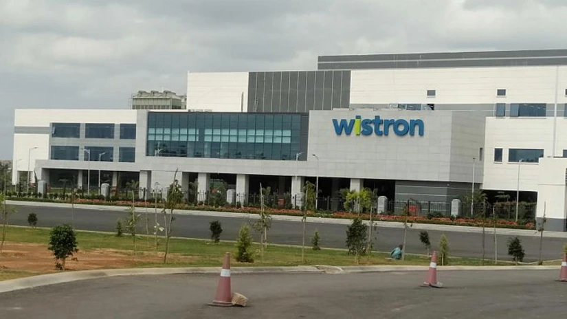 Exporturile de telefoane iPhone produse în India au trecut pragul de un miliard de dolari în ultimele cinci luni