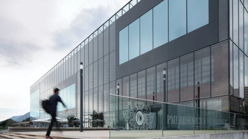 PMHH finalizează oferta pentru Swedish Match și devine proprietarul a 82,59% din acțiuni. Compania extinde perioada de ofertă și ajustează prețul pentru acțiunile rămase datorită dividendului programat