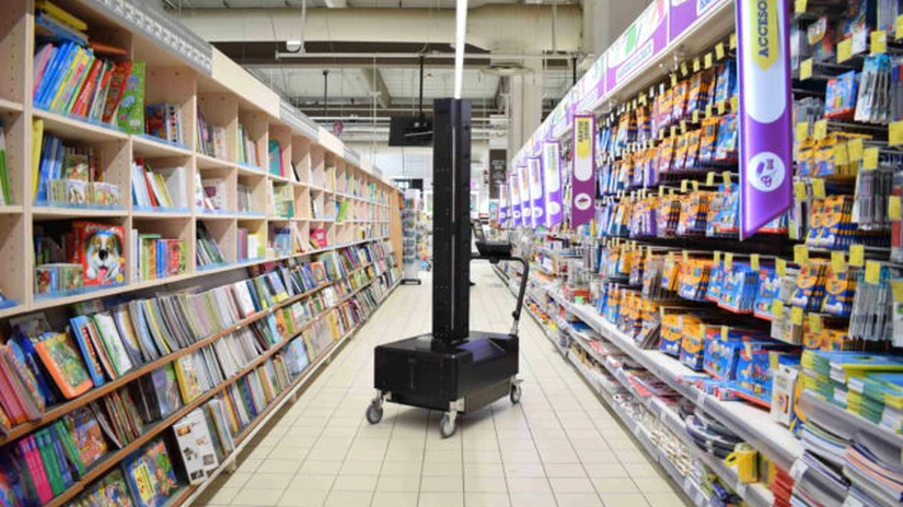 MARCEL, primul robot de retail din România, va fi lansat de Carrefour. Este capabil să identifice prețurile de la raft și să raporteze când nu corespund