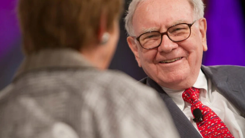 Warren Buffett a donat acțiuni Berkshire Hathaway de peste 750 de milioane de dolari în ajunul Zilei Recunoștinței către patru fundații deținute de familia sa