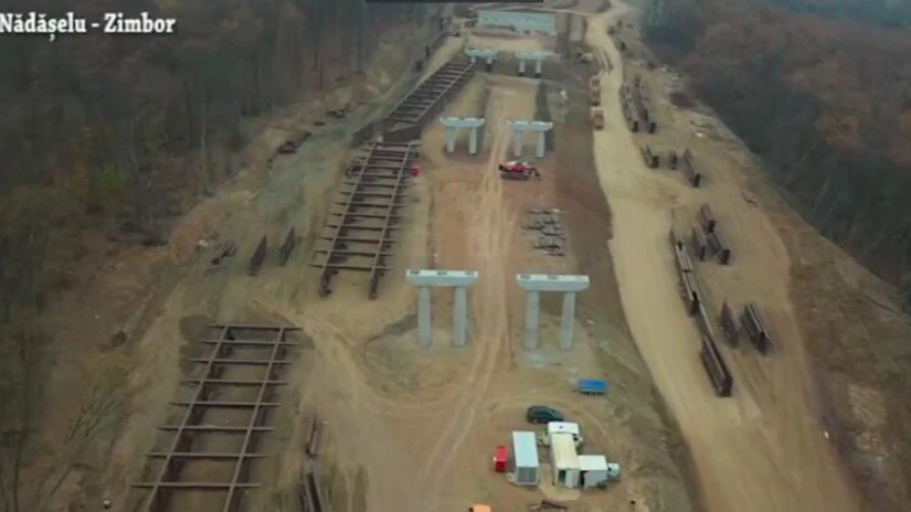 Autostrada Transilvania: Mobilizare maximă pe loturile lui Umbrărescu: peste 1.000 de muncitori și 400 utilaje VIDEO