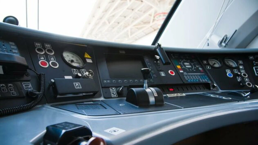 Licitația pentru 16 locomotive electrice noi, suspendată. Altă licitație pentru 20 de trenuri, anulată