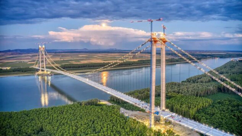 Şoseaua dintre podul peste Dunăre şi Jijila, realizată în proporţie de peste 50%