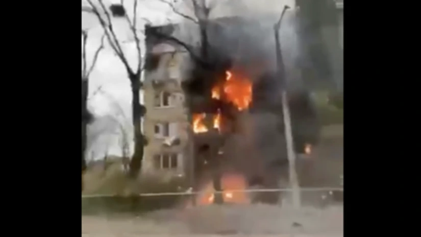 Rusia a lansat un atac masiv cu rachete asupra Ucrainei. Două blocuri din centrul Kievului au fost lovite