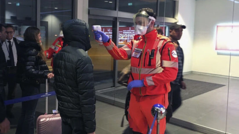 Italia - Peste jumătate dintre pasagerii unor zboruri venite din China au fost testați pozitiv cu COVID-19