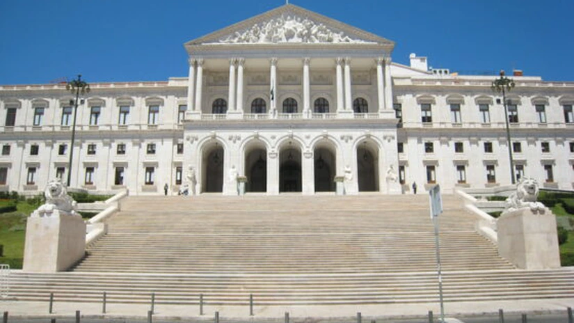 Portugalia impune o taxă pe profiturile excesive înregistrate de companiile energetice