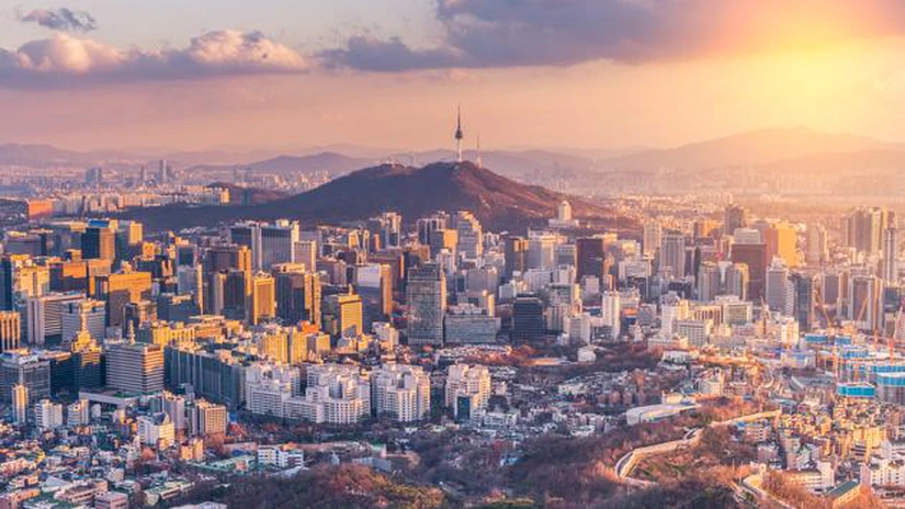 Ciucă, în Coreea de Sud: Suntem profund interesaţi de consolidarea cooperării în domeniile energiei verzi şi tehnologiilor digitale