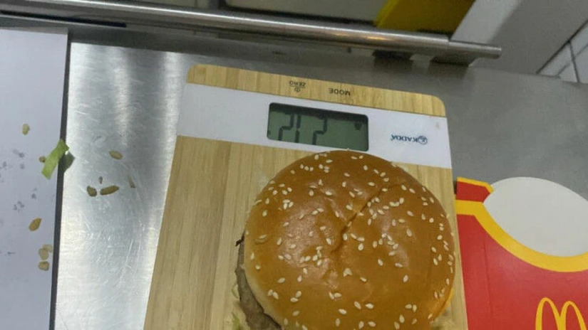 Inspectorii ANPC din București au amendat cu 15.000 de lei lanțurile de restaurante McDonald's și KFC și oprirea temporară a unităților cu probleme