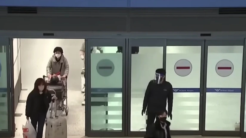 Beijingul a suspendat vizele acordate japonezilor și sud-coreenilor ca răspuns la restricțiile împotriva COVID-19 impuse de Tokyo și Seul cetățenilor chinezi