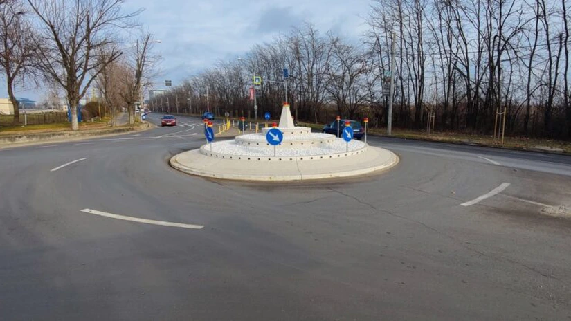 Primăria Capitalei a construit două sensuri giratorii modulare, pentru care a plătit 900.000 de lei