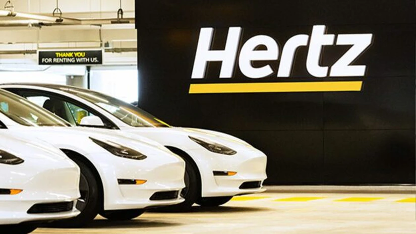 Compania Hertz vrea ca până în 2025 să ofere spre închiriere 25.000 de automobile electrice șoferilor Uber din Europa