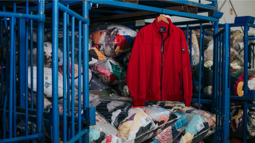 H&M intră puternic pe piața de reciclare a hainelor. A înființat o companie mixtă cu germanii de la Remondis și începe operațiunile în Europa