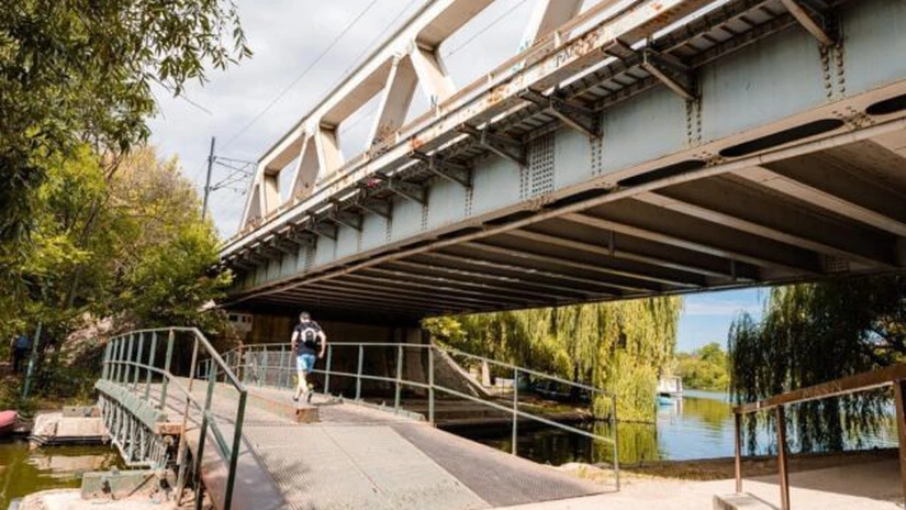 Primăria Capitalei va construi un pod pietonal pentru traversarea lacului Herăstrău