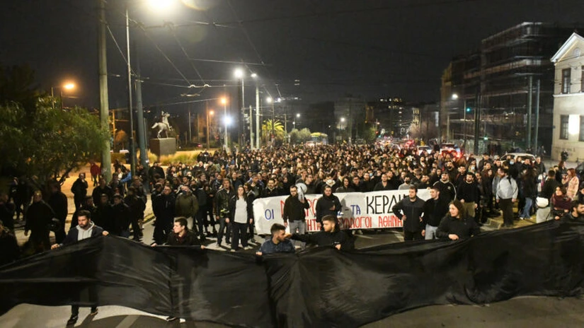 Accident de tren în Grecia: Proteste la Salonic - manifestanţii au aruncat cu pietre şi cocktailuri Molotov